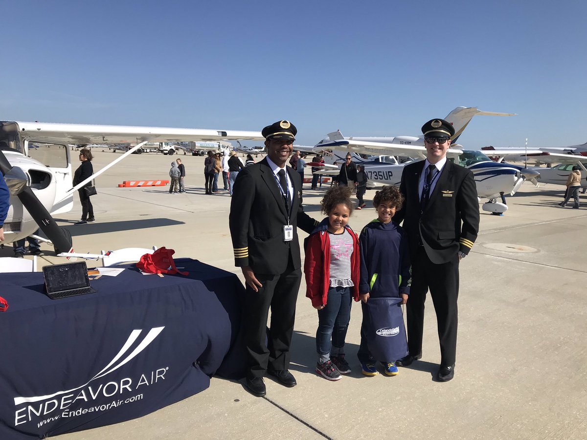 EndeavorAir's tweet photo. Such a beautiful day in Sanford, FL for our #STEPInitiative partner @L3_Academy #AviationDay. Thanks to all the future flyers who stopped by to see our team. #IFlyEDV https://t.co/iRKAWxdttk