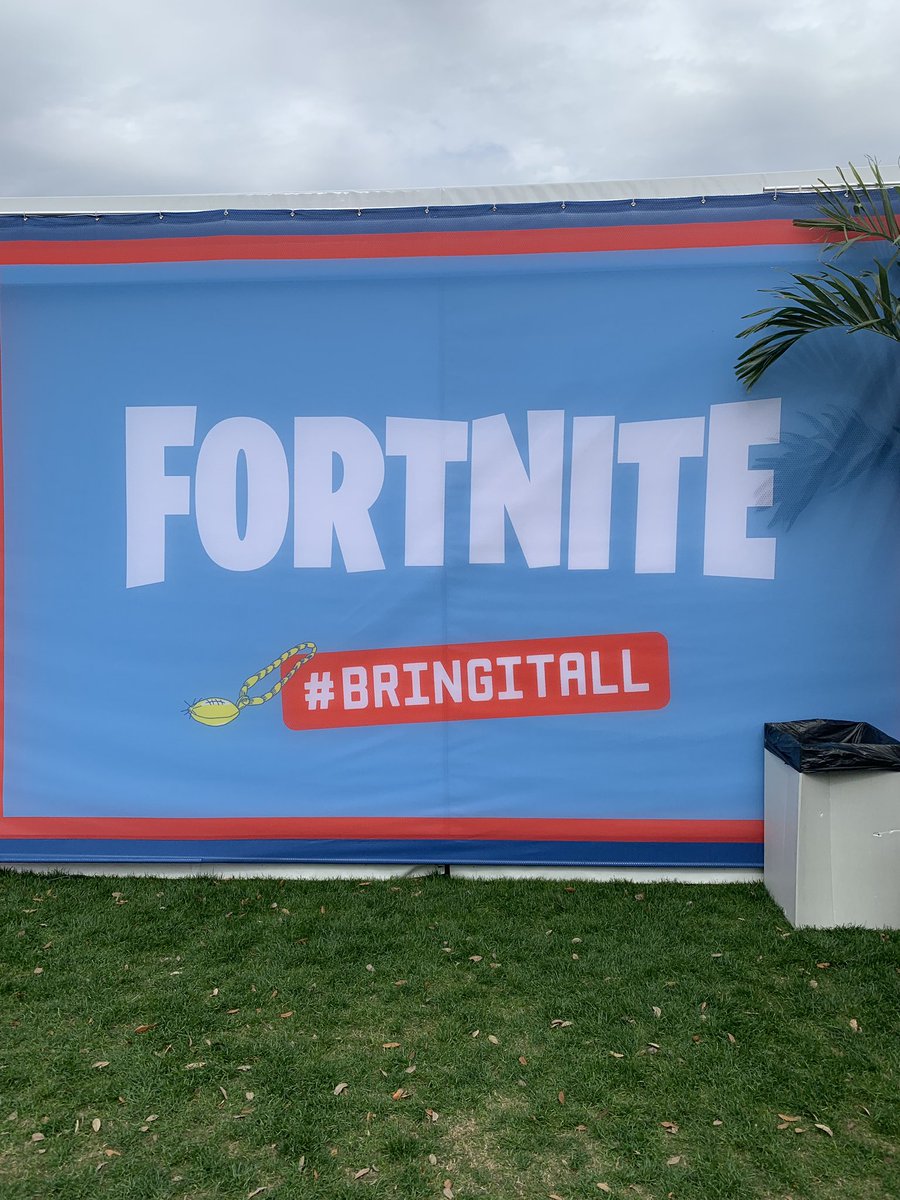 EGamingRT's tweet image. Fortnite tent here at #ProBowl