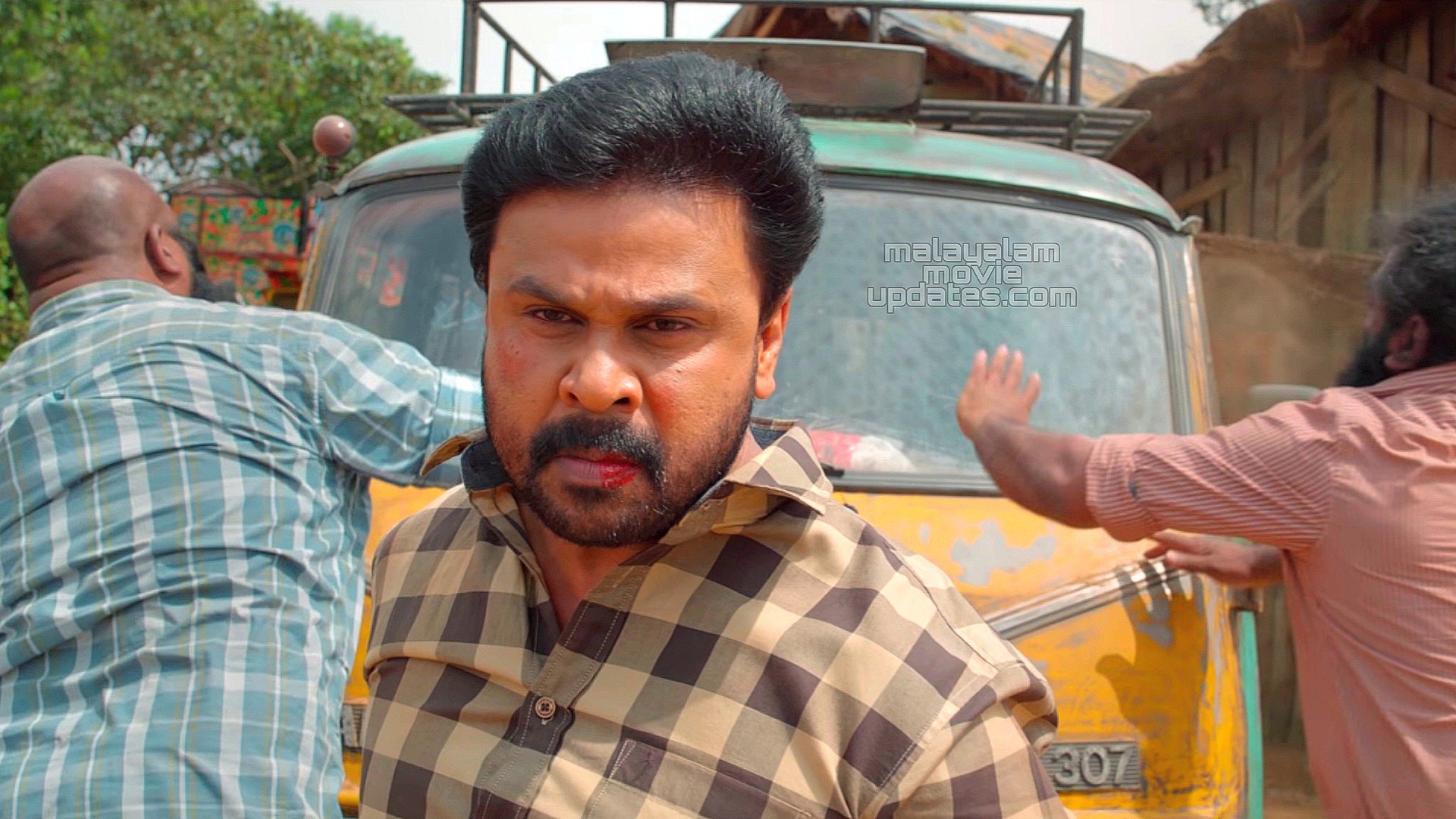 Malayalam Movie Gallery on X Kodathi Samaksham Balan Vakeel HD Photos and Stills More https t fXQRdmYPMN kodathisamakshambalanvakeel dileep actordileep mamtamohandas priyaanand https t NRRn0rbqz...