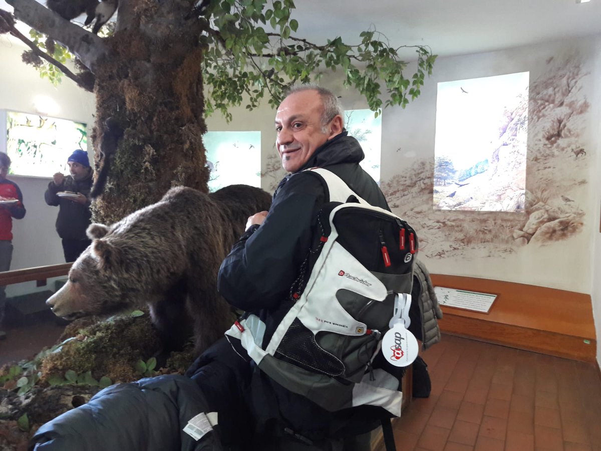 LifePonDerat's tweet photo. Uno del @LifePonDerat con zainetto "taggato" @LifeASAP_eu al @Parcoabruzzo per lo start meeting del #progettolife #safecrossing. Più #networking di così... 3 #lifeproject together! Networking a go go https://t.co/Gt0sDRRzwq