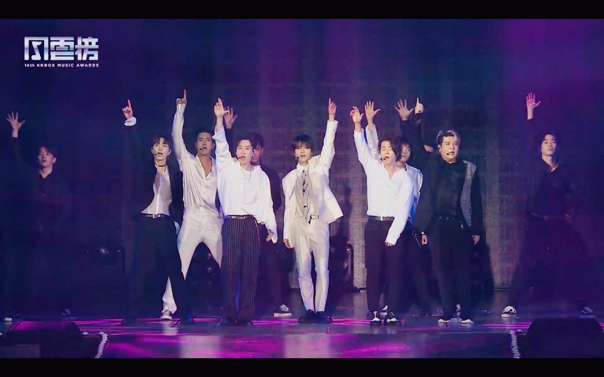 LittleCyndis's tweet photo. Super Junior the last man standing！
#SJ_KKBOX_MusicAdward 
@SJofficial https://t.co/bjC6R0jk25