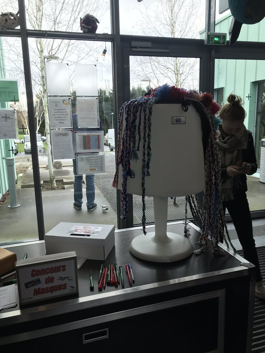 Vernissage exposition des masques. Dans le cadre du carnaval de Granville . Les élèves du collège de Marigny participent !