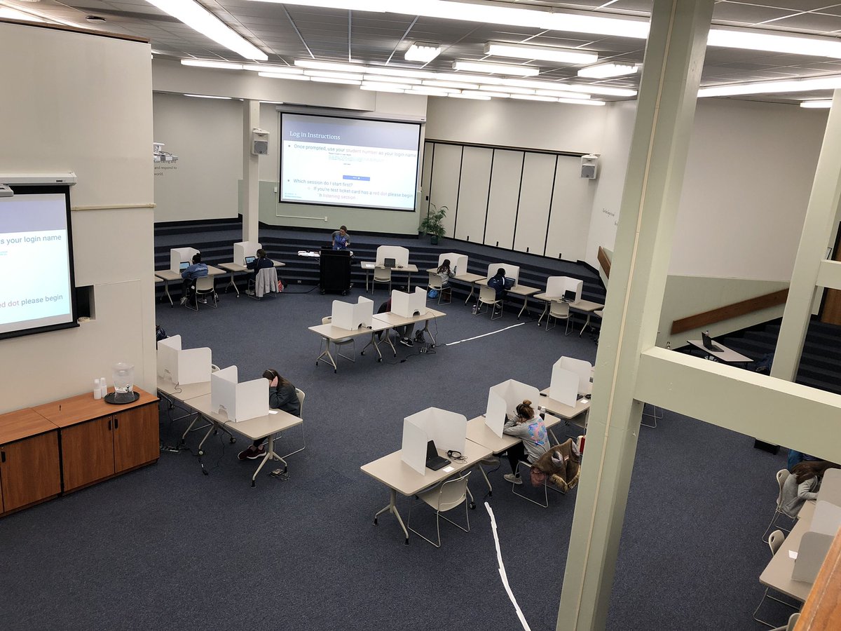 parkwaymcl's tweet image. Seal of Biliteracy students testing to determine proficiency! #getglobal #2languages