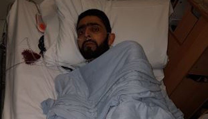 CapitalTVLive's tweet photo. Dying Pakistani man in UK appeals for visas to meet family for last time
#CapitalTV #Pakistan #UK #Birmingham #ThomasDrew
@ForeignOfficePk @ImranKhanPTI @fawadchaudhry https://t.co/auNm6wP3C1