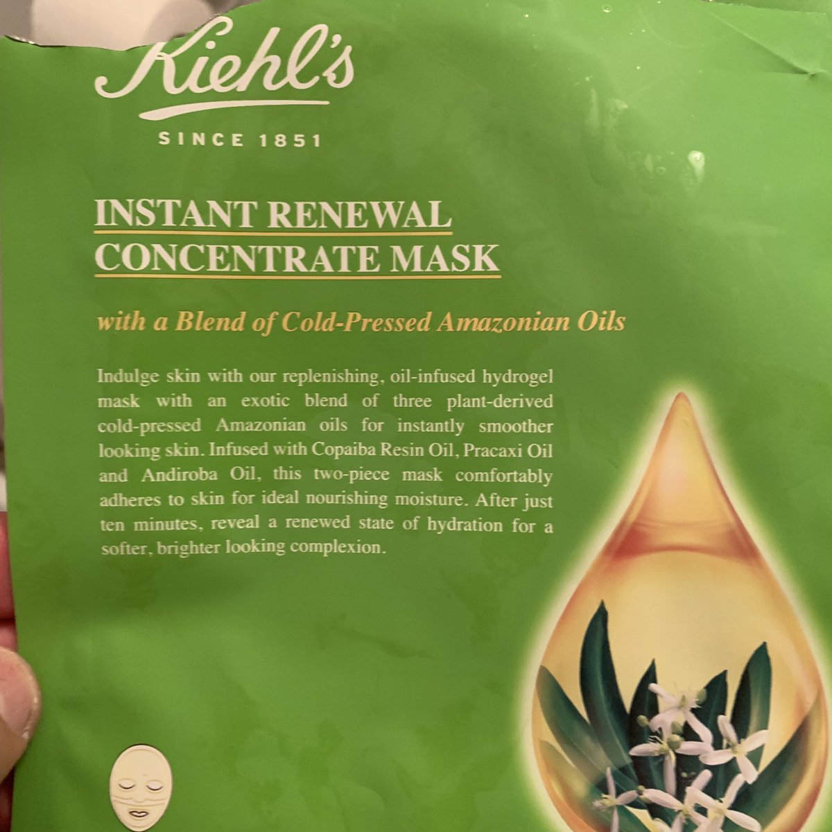 LDNHAIRTALES's tweet photo. @KiehlsUKI I would like to suggest you reconsider this mask! I would like to say it was worth the money but its not and I’m glad I didn’t pay for it. Just a shame my friend wasted his money ... A two piece mask that doesn’t even stay on ones face #disappointed https://t.co/6Yps9mTWUu