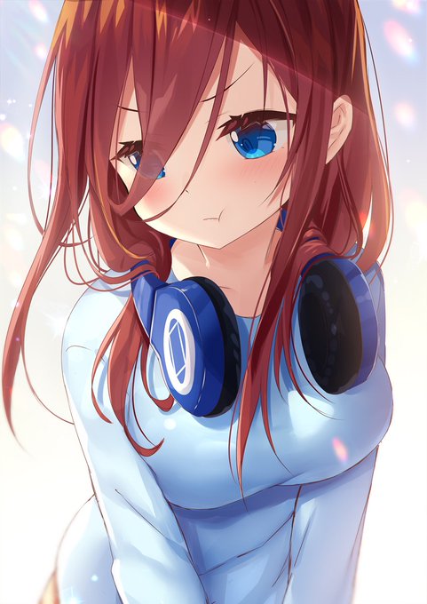 夜ノみつき🎨さんがTwitterに投稿した中野三玖(五等分の花嫁)のイラスト。
