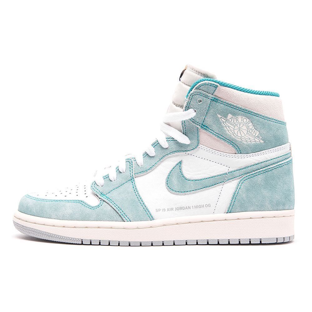 thedropdate's tweet photo. The NIKE AIR JORDAN 1 RETRO HIGH OG TURBO GREEN are scheduled for release FEBRUARY 15...

Will you be attempting to pickup this latest spin on the AIR JORDAN 1❓

>> https://t.co/rjQMK5DD0K https://t.co/50ZQVgCjqu