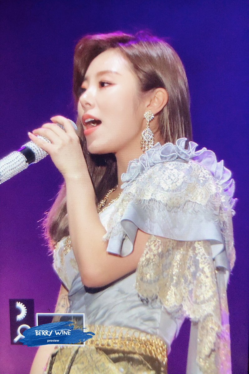 berrywine417's tweet photo. 190126 😭😭❤️ #휘인 https://t.co/LGOPPnNECL