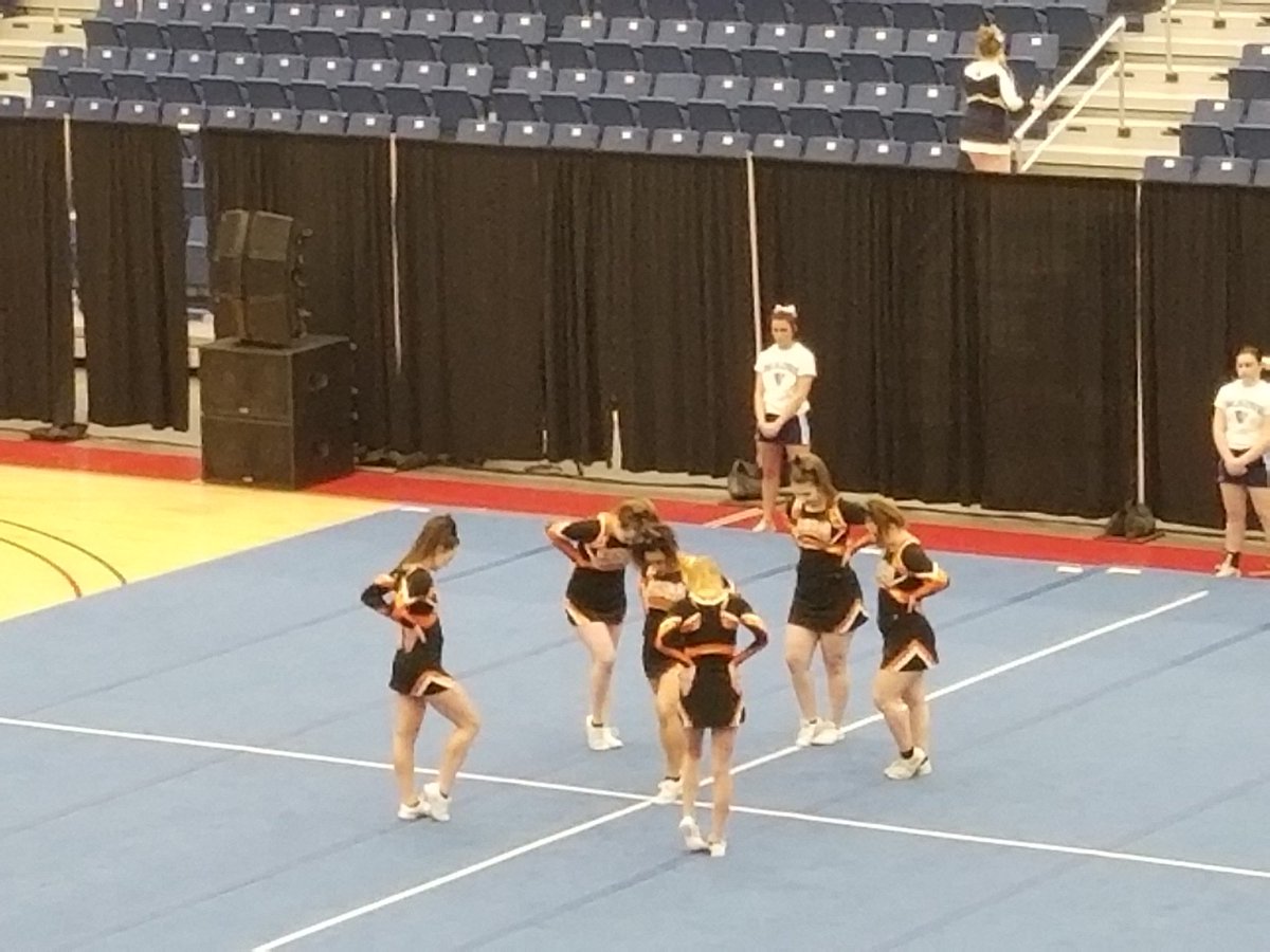 COACH_RAM's tweet photo. EXCELLENT routine by our Cheerleaders at Regionals!! #GODRAGONS https://t.co/5sZ39OW4fP