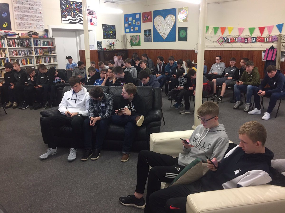 stirlingbattbb's tweet photo. What a superb group of young people so far on our ‘Building Your Skills’ Course. Never seen a group get together and work so well so quickly - and among so many! #BoysBrigade #YouthWorkChangesLives https://t.co/jvlb8MgfcR