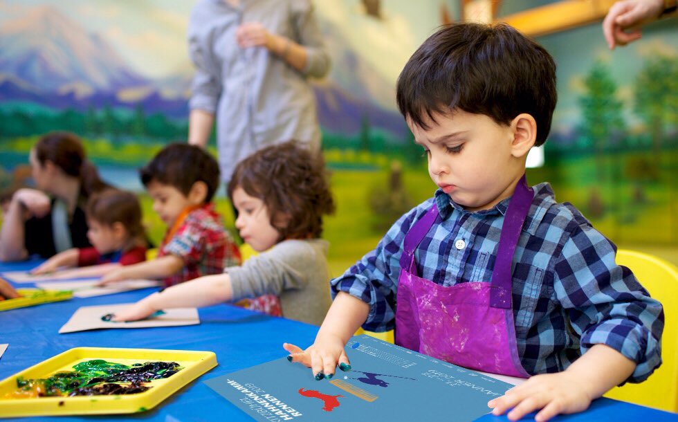 donnys10's tweet image. Actual photo of the design team at work on this year’s HKR poster.  🤨 @AudiOfficial @redbull @a1mobile @GENERALI @goesserbier @Interwetten_com @Mastercard @Longines @orfonline #lazydesign
#tooblandforthebrand #baddesigncosts #takesomeadvice #askapro