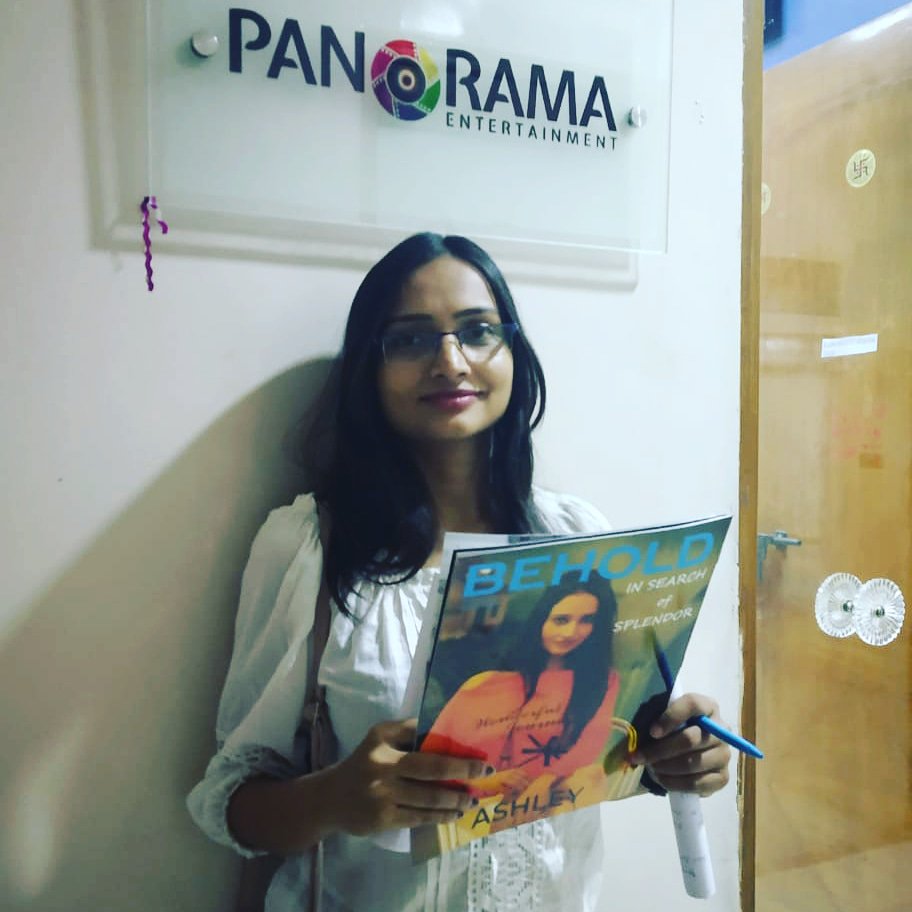 CreationApf's tweet photo. Presenting our BEHOLD Magazine to "Panorama Entertainment "
#panorama #filmlocation
#behold #magazine #actor #actress #producer #filmmaking #filmshoot #shooting #shoot #film #productioncompany #productionhouse #bollywood #casting #castingcall #ashley #apfcreation #pavan #priyank https://t.co/Tfq3Jz2Zf1