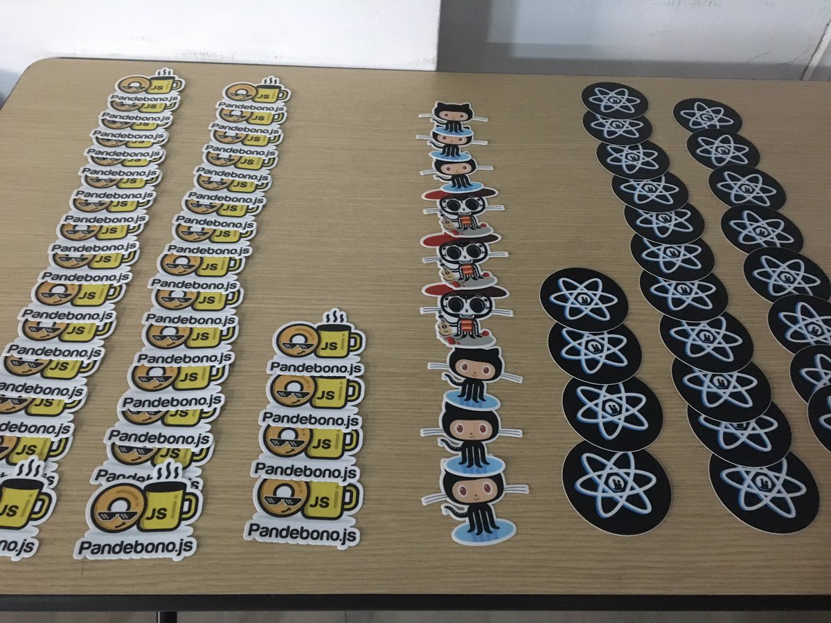 AnaMeMafla's tweet photo. En el #react Cali Meetup https://t.co/nC4qHhvB5t