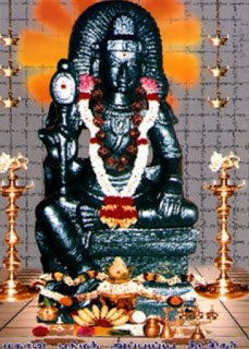 अप्पय्य दीक्षित-An आन्ध्रदेश ornament of the भारद्वाज गोत्र of the भारद्वाज गण of the आङ्गिरसाः (Descendants of ऋषि अङ्गिरस् ); championed the defense of शैवमत against the churlish, authored many a beautiful स्तोत्र; an ocean of वेद & वेदान्त & a genius of the field of poetics.