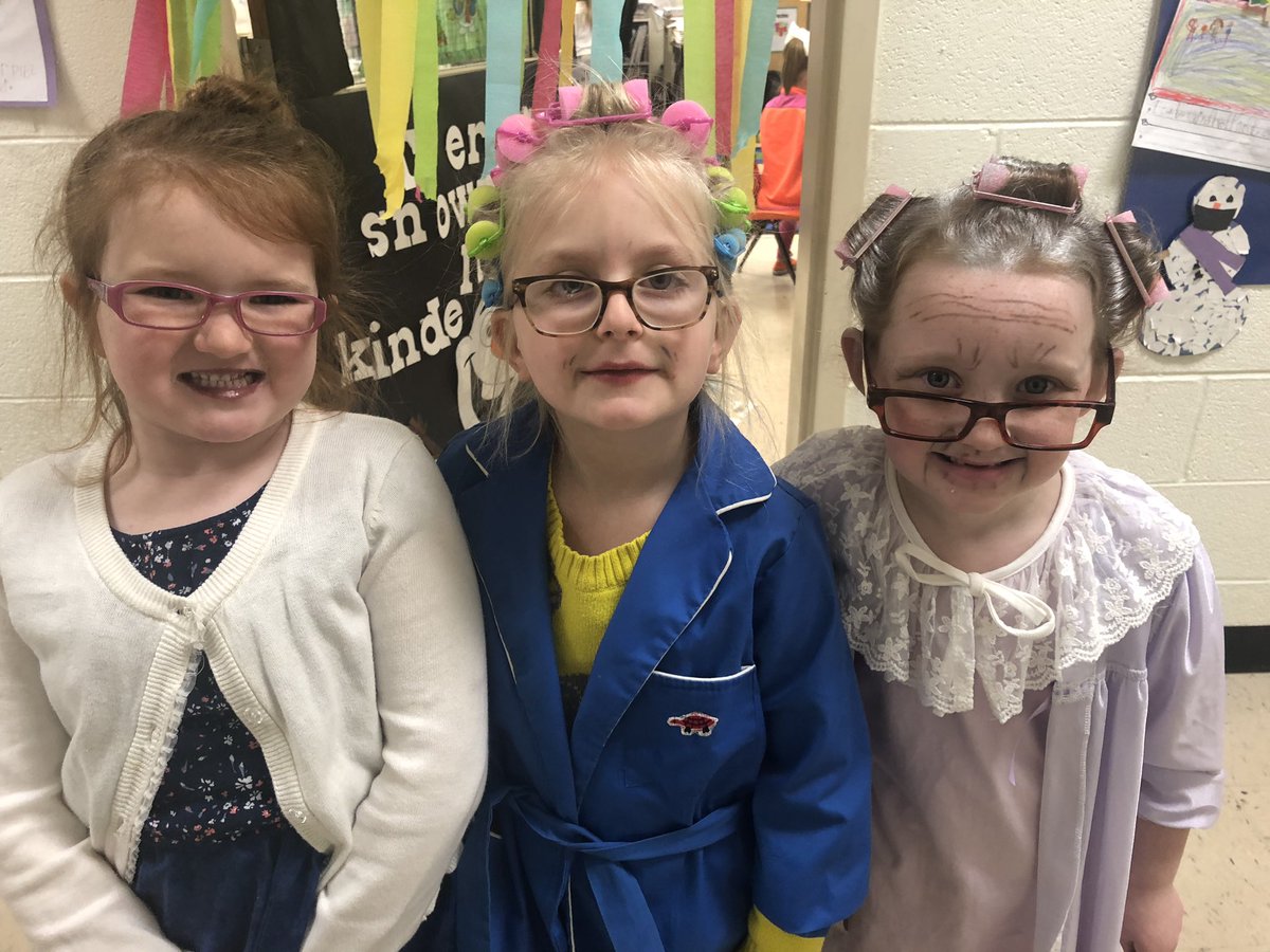 fowlerstacy8's tweet photo. 100 days of school, 100 years old, 100 cups, 100 pennies, 100 buttons, 100 bows, 100 laughs, and 100 times 100 blessed by these kiddos! https://t.co/vALyJJNEg9