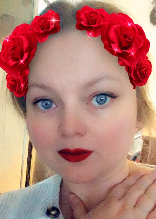 JustGiselaNL's tweet photo. If you have a cold, and snot is coming out of your eyes, you too can be saved by the power of Snapchat filters.
I think my fever ads a nice blush ๐คฆโโ๏ธ #NoFitgirl #NotReal #NoBeforePhoto #NeedTissues https://t.co/Doe9CM2H0n