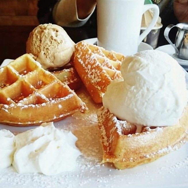 DolceGelatoTO's tweet photo. Wake up to #saturdaymorning Waffles and #gelato heaven
Get that bone chilled feeling #dessertstyle 🍦🥧🤗☕
#dolcedesserts #breakfast #brunch #midday #break #enjoy #weekendvibes #weekendgoals #treatyoself #dolce #dolcegelato #dolcegelatoto #waffles #coffeetime☕ #wakeup #morning https://t.co/eveL9aZo3v