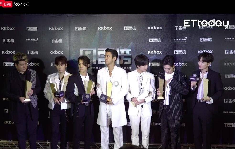 ELForever1106's tweet photo. #SJ_KKBOX_MusicAward 
@SJofficial 
Super Junior the last man standing💙💙💙 https://t.co/mKdgRhsEbe