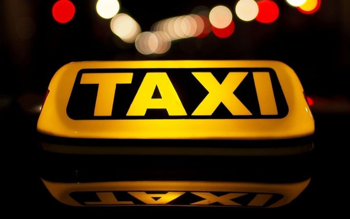 admintenso's tweet photo. 10.000 licencias VTC en manos de 26 ricos y 67.000 licencias de taxi en manos de 60.000 trabajadores, pero te convencen de que el monopolio es el taxi. https://t.co/g8JOhCoJCt