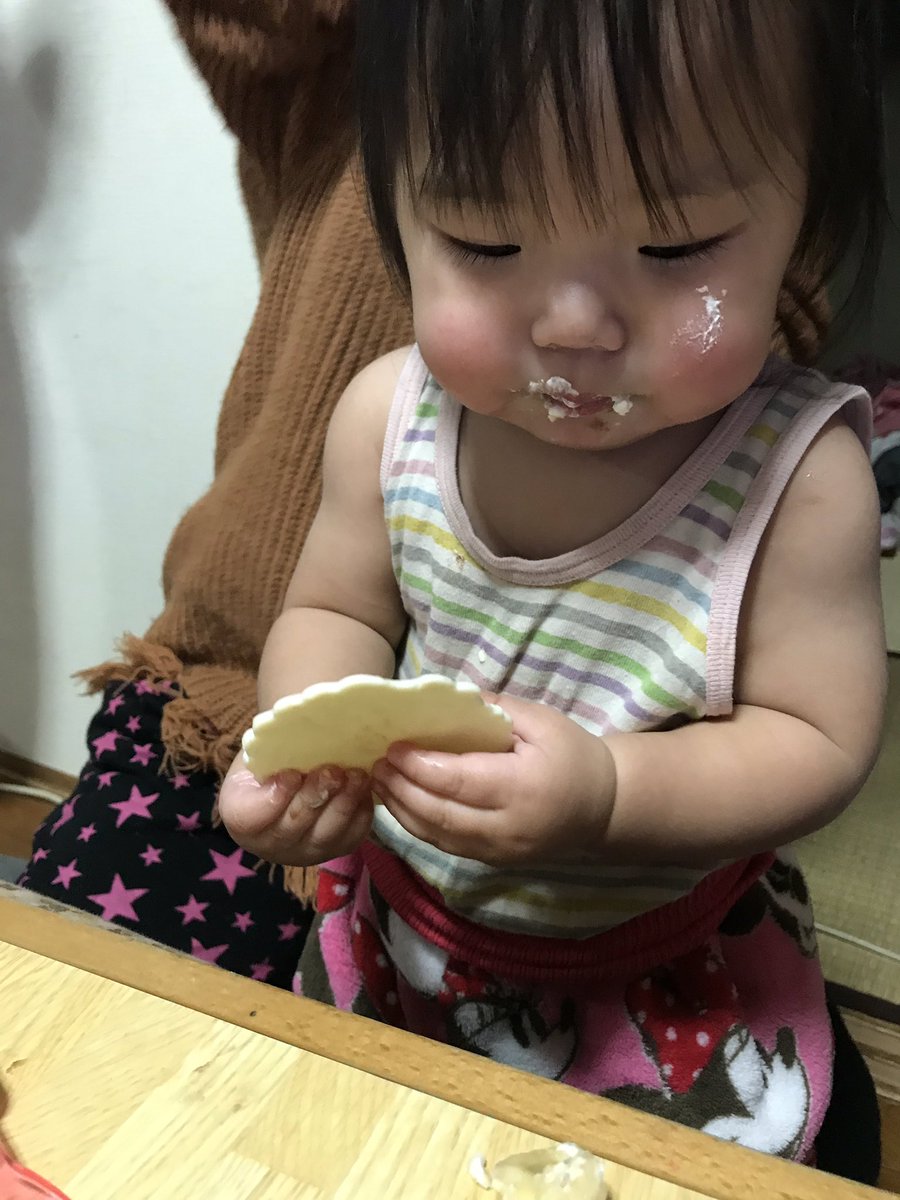 kmyrarkjs's tweet image. 1才のお誕生日おめでとう🎉
あの日から1年、早いなぁ‼️
最近、色んな事覚えて
超可愛い😍
そんなまどちゃん
もうすぐお姉ちゃんになります🎶
どんなお姉ちゃんになるか
楽しみ☺️