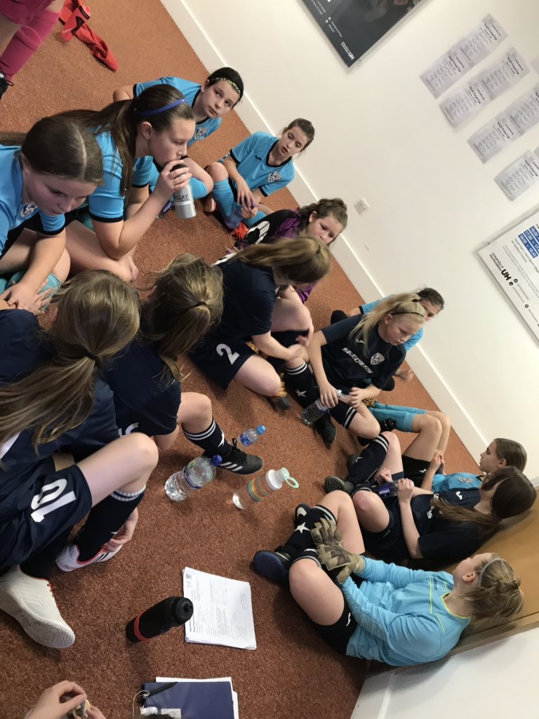 StarletsFC's tweet photo. Club debrief #itsfast @HertfordshireFA https://t.co/YaiGgW4f9X