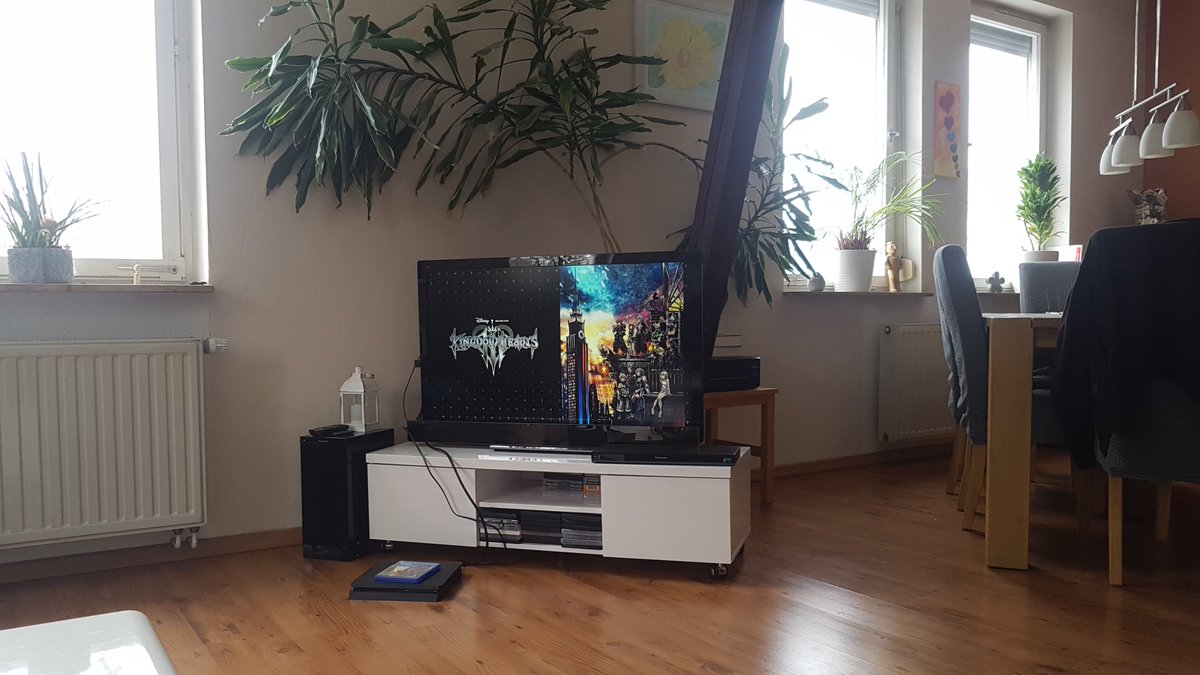 Maxips4 tweet picture