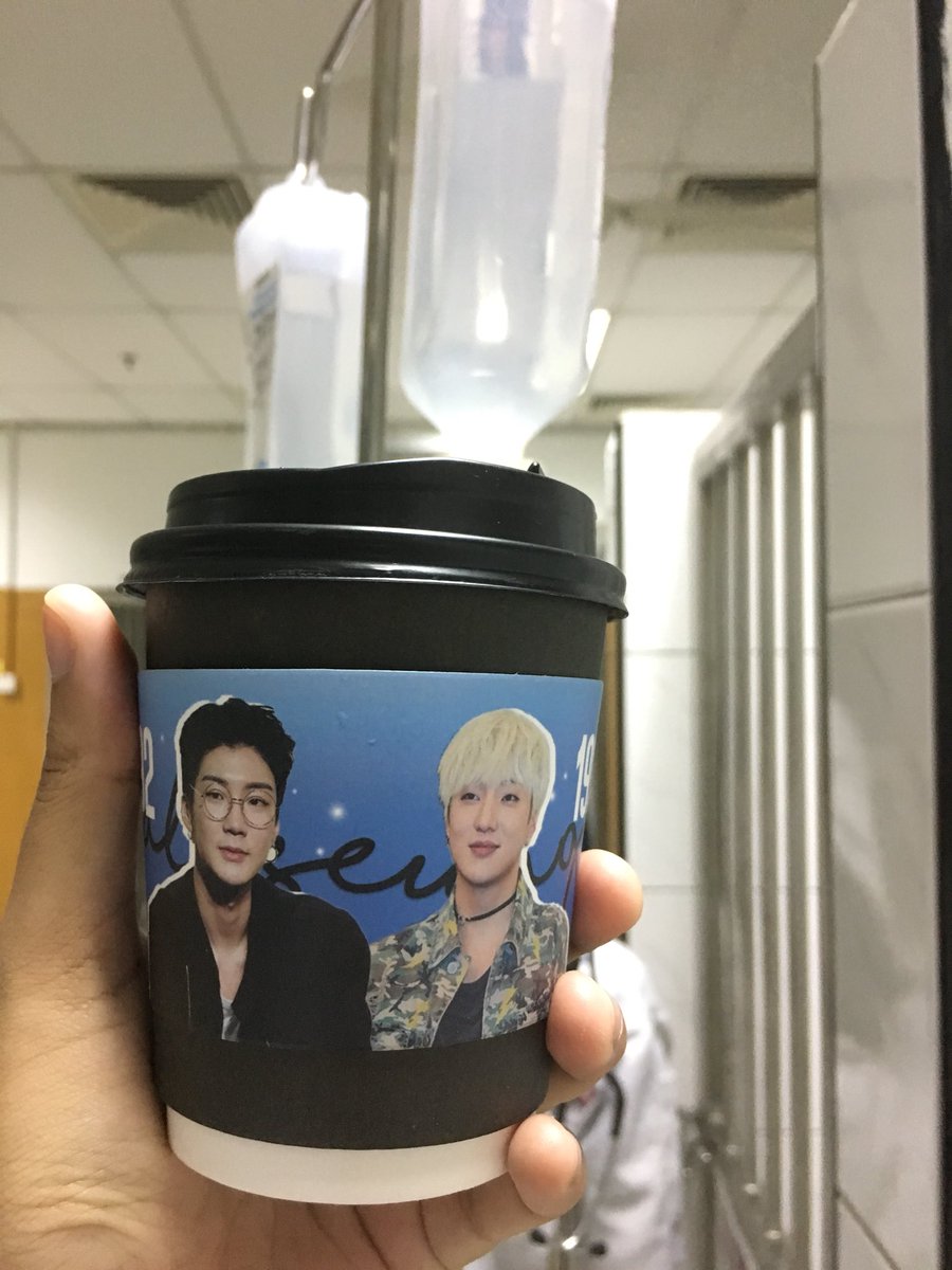 kpopislyfeeeeee's tweet photo. Stuck in the wards(duty call) but i gotta give credits to my PMC peeps @draculawoojin and Syeeda for buying me this maceeehhh ngat😭 

#SpecialSeungDay #JanuaryLove https://t.co/Q5iBQyGC6v