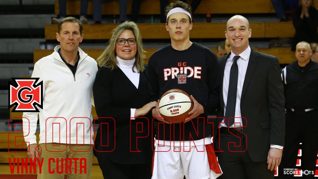 Congrats Vinny Curta on 2,000 points for a career - just the 6th Pioneer to do so!! <a href="/MWCSports/">Midwest Conference</a> <a href="/d3hoops/">D3hoops/Patrick Coleman</a> <a href="/DavidArseneault/">David Arseneault Jr.</a>