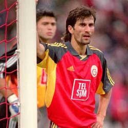 UnutulmazSL's tweet photo. Ergün Penbe

Uyruk: Türkiye 🇹🇷
Pozisyon: Defans, Orta Saha
Süper Lig Kulüpleri: Gençlerbirliği, Galatasaray, Gaziantepspor
Süreç: 1992-2008

Süper Lig İstatistikleri:
Maç: 378
Gol:    13

#ErgünPenbe #Galatasaray #Cimbom #BugünGünlerdenGALATASARAY #EnFavoriSözüm #SüperLig #futbol https://t.co/6xXPgH1gZE