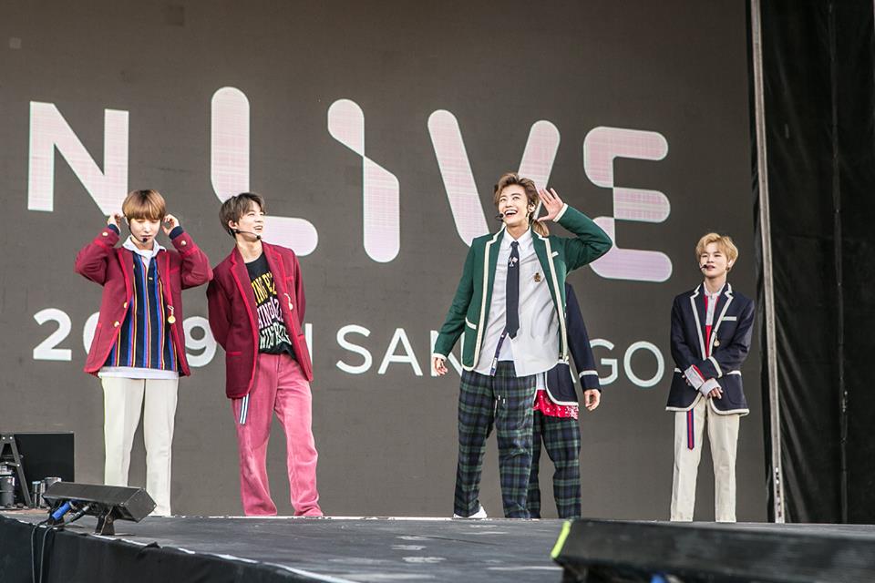 eldesconcierto's tweet photo. #ChaoNoix: Productora se defiende ante críticas por mala organización de evento de K-pop masivo SMTOWN https://t.co/ippH8kDOyP https://t.co/mzWw9GrQ0A