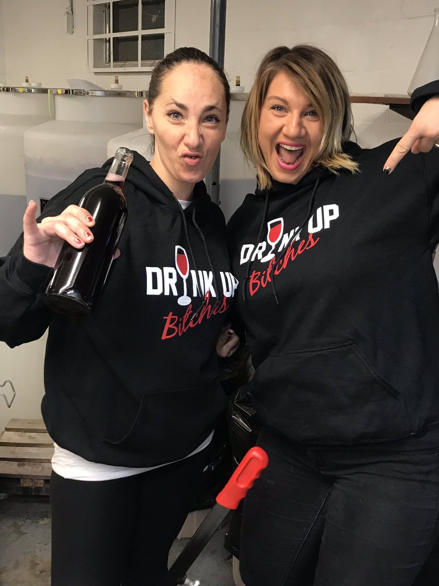 Slappedatsunny's tweet photo. Grab your bestie and let’s cheers to Saturday! #cheers #SaturdayThoughts https://t.co/VJ5rUWzftr