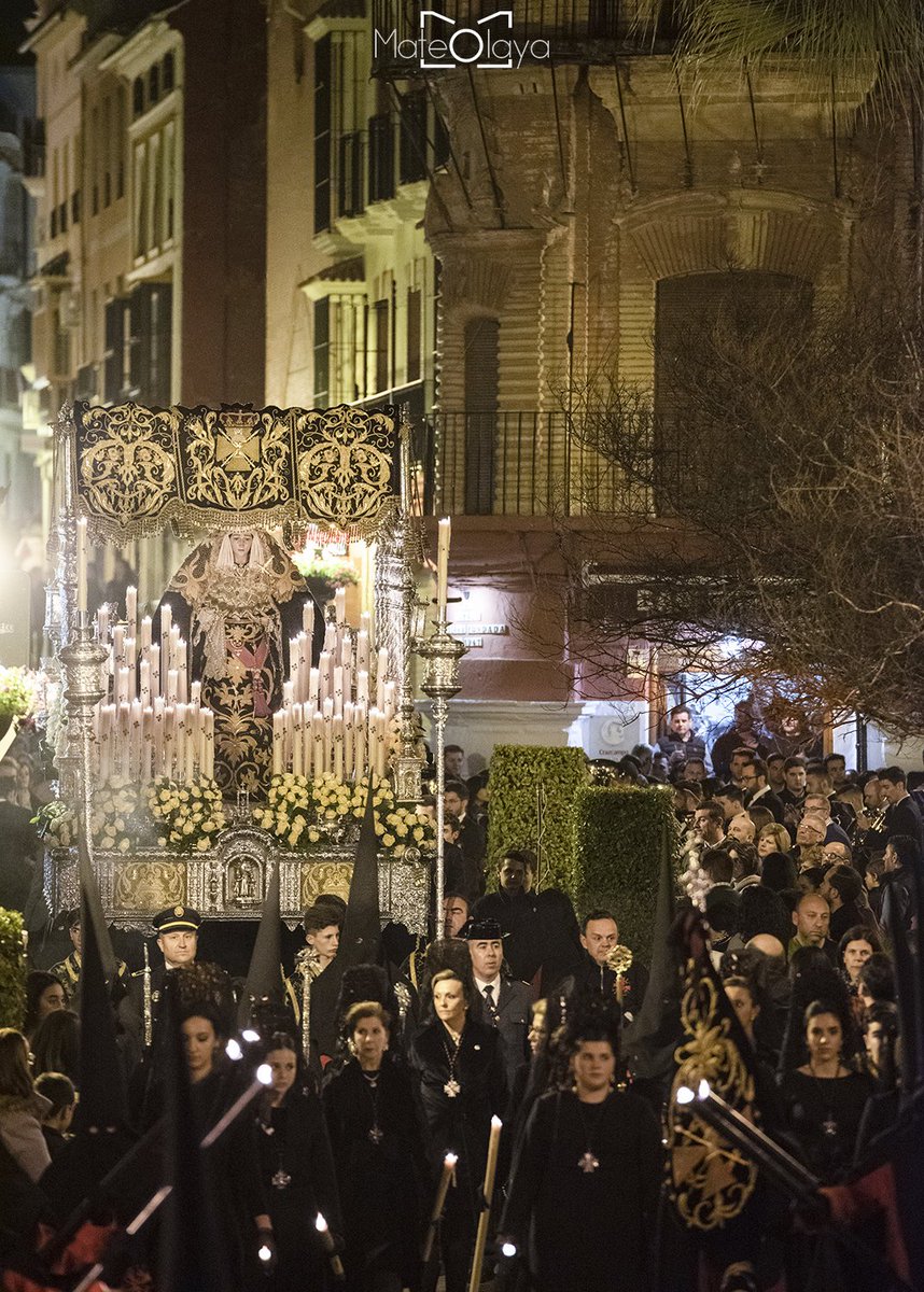 De recogida por la plaza. <a href="/Buenfindecabra/">Hermandad de los Estudiantes</a> <a href="/Mateolaya/">Mateo Olaya Fotografía</a> #passioegabrensis I