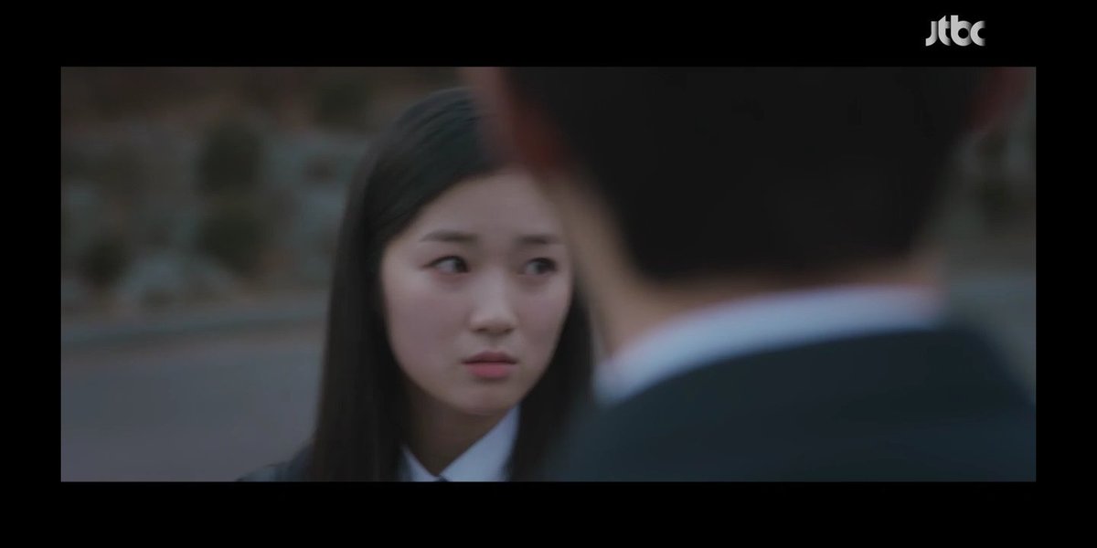 mayassi99's tweet photo. I feel bad and so sorry for Yesuh😭🙏🏼 she don't deserve all the hate. She just doing her best to get on top and fulfill her dream to be a doctor but Coach Kim just destroy her dream 😭 #yesuh #yeseo #hyeyoon #skycastle #SKY캐슬 #예서 https://t.co/0lKQ8ESSfB