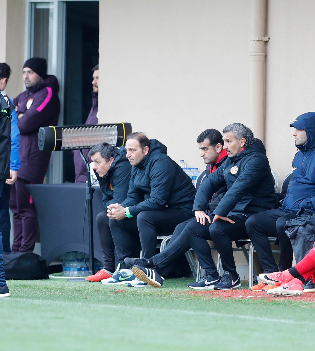 ENGINCANERKIN's tweet photo. Yine çıktık yolara istikamet Balıkesir herşey Eses için biz asla @PesEtmeyecegiz. #EsEs #Eskişehirspor #neferler #kırmızışimşekler #bızimÇocuklar https://t.co/odWgdHP8g0