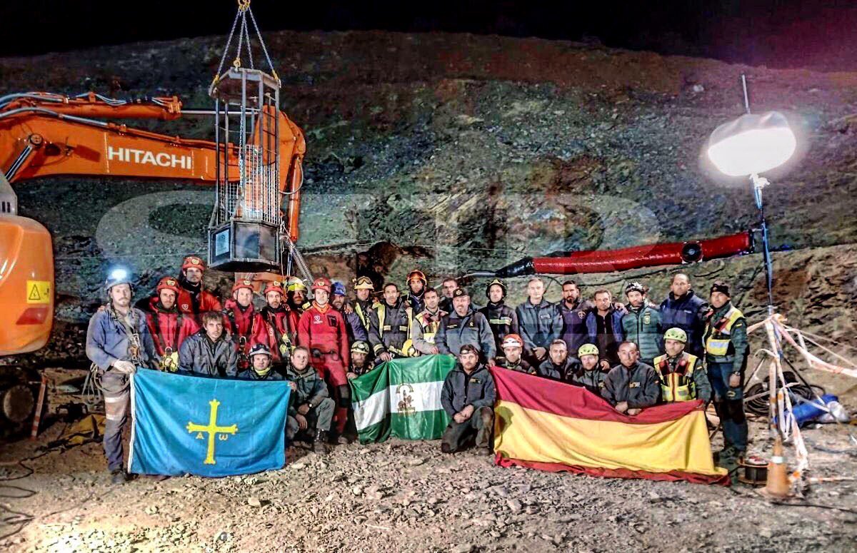 buyoduenas's tweet photo. G R A C I A S #julen #JulenDEP #España #spain #TodosSomosJulen #totalam #malaga #minerosxjulen #guardiacivil @guardiacivil https://t.co/loVTBYLHcF