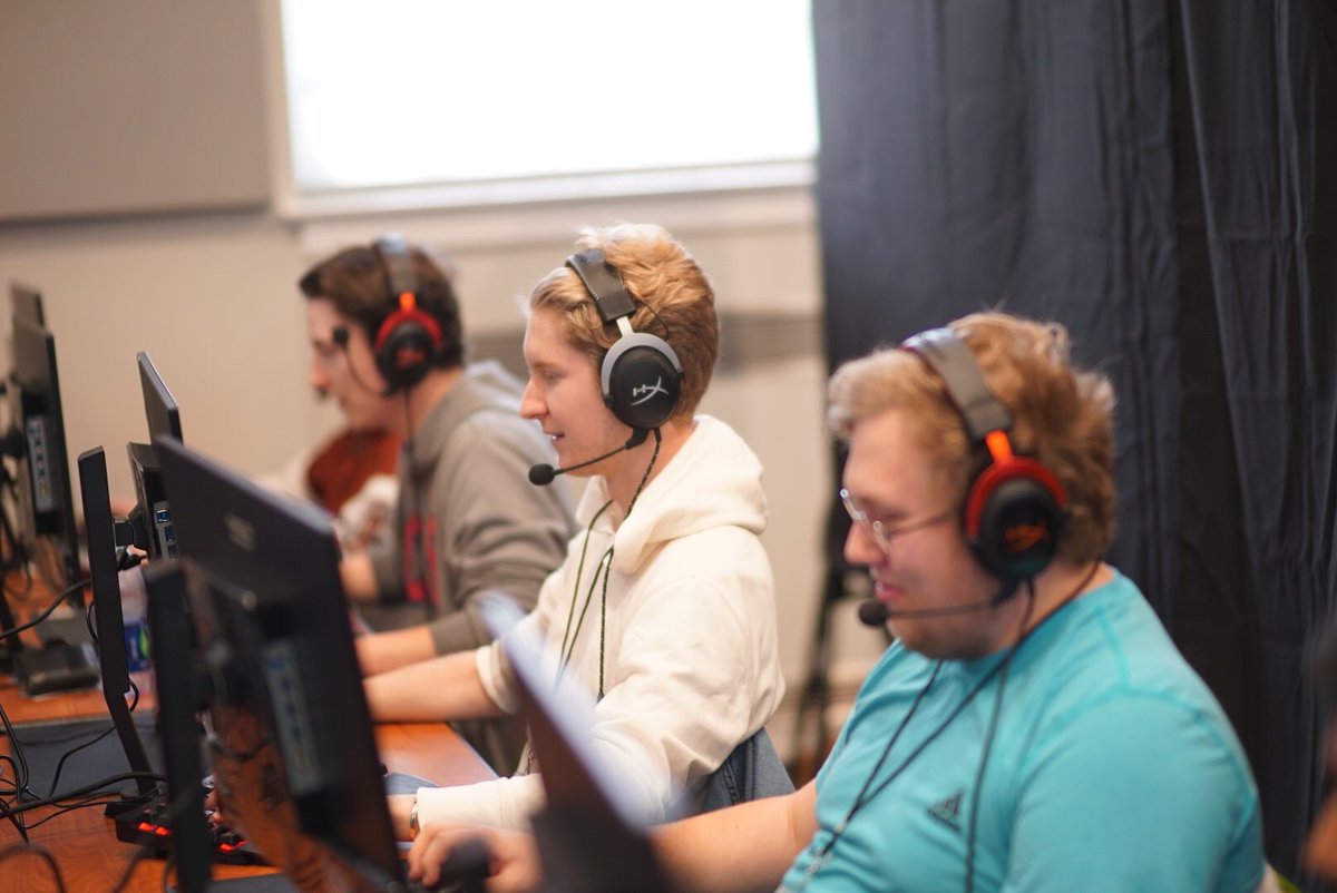 GEXEsports's tweet photo. We have started our first games today at the RISE Demonstration Center! #DCLAN #NCSMinor Thank you @HoloeSports for the photos! Our lovely PCs are brought to you by @CUKUSA https://t.co/6XlB6K7P9R