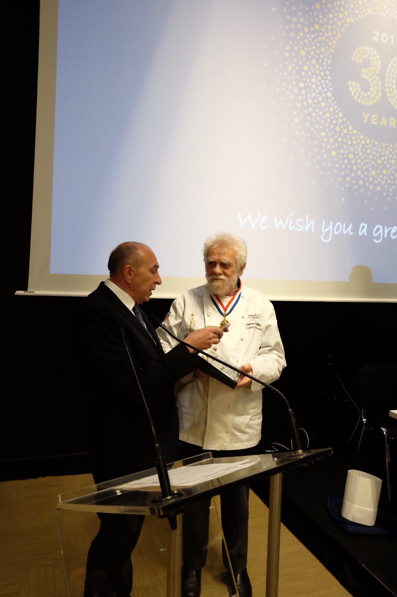 It is as a true visionary that Gabriel Paillasson created the Coupe du Monde de la Pâtisserie in 1989. Gabriel Paillasson receives today the medal of the City of Lyon from <a href="/gerardcollomb/">Gérard Collomb</a>. Thank you for everything! <a href="/villedelyon/">Ville de Lyon</a> #CMPatisserie