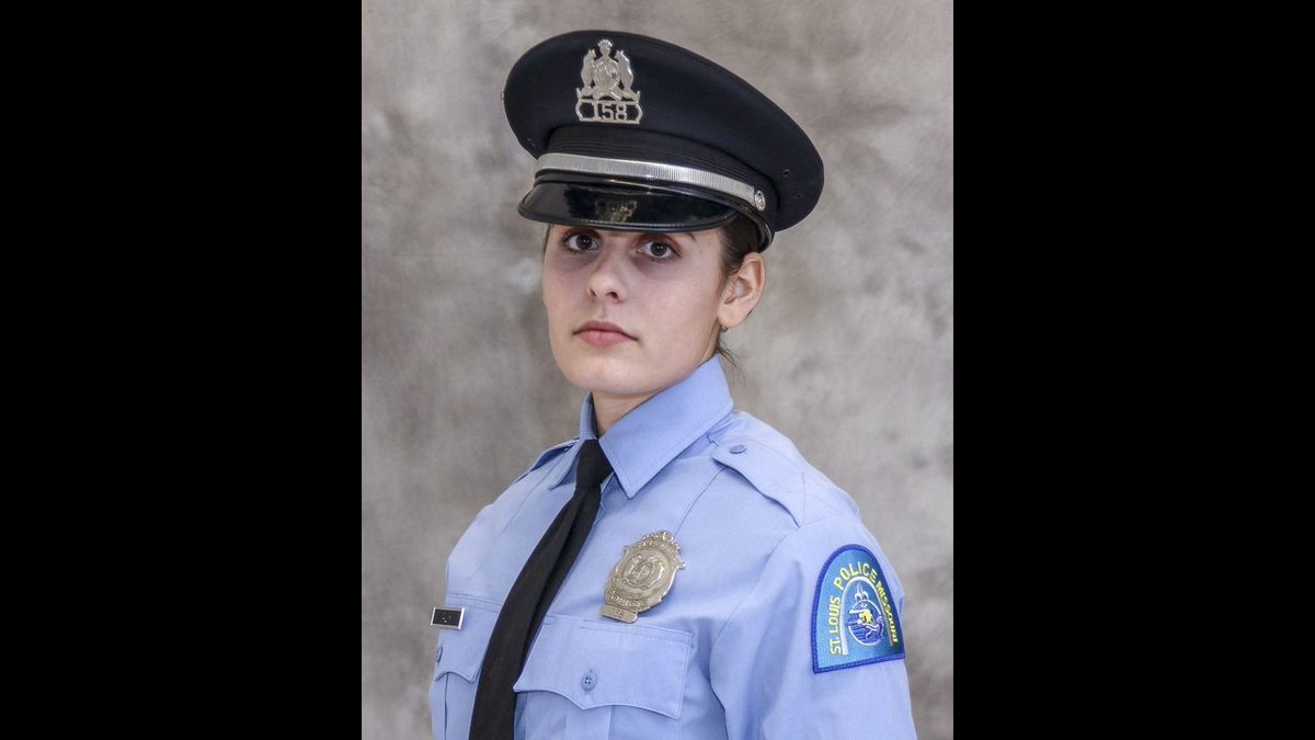 Police officer charged in killing of colleague in Russian roulette game bit.ly/2DBmqmc https://t.co/s5dLO3zlQZ