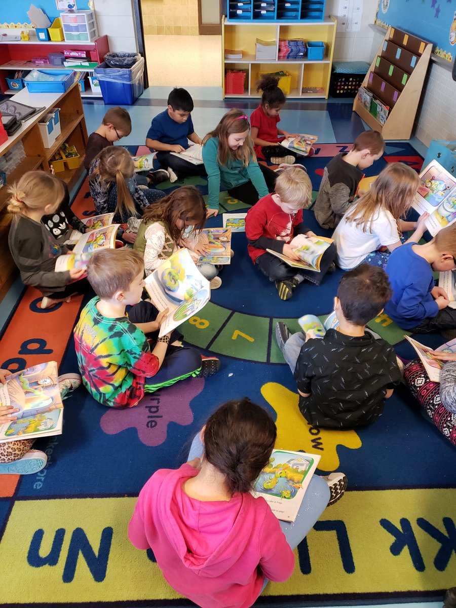 ChastanetEDU's tweet photo. Just because I haven't posted in quite a while, doesn't mean 1C isn't doing amazing things. We have been so busy building numbers with base ten blocks, playing math games with friends, and citing text evidence! #ahschools #weareeisenhower @LillianDeRung https://t.co/N7eMsamSKO
