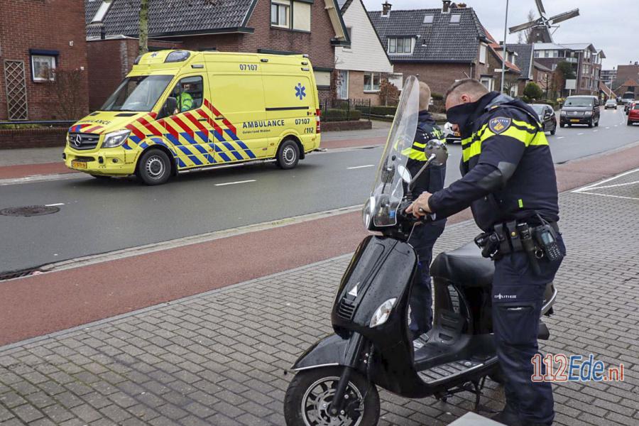 🚨 Botsing tussen scooter en auto op de Molenstraat in #Ede 112.press/QxXdfP 112Ede https://t.co/VEEpdxjOS9