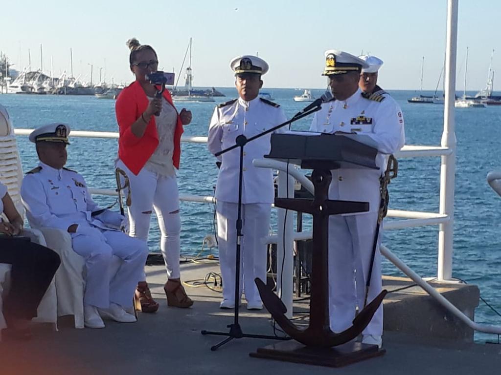 armada_ecuador's tweet photo. #Salinas| Capitanía de Salinas realizó el relevo de mando del señor Capitán de Puerto Saliente CPNV-EM Boris Rodas Cornejo y el señor Capitán de Puerto Entrante CPFG-EM Diego Garzón Ayala. #FAAContigo #UCSELE #SoyMarino⚓ #CAPSAL https://t.co/kG4EIOaE8m
