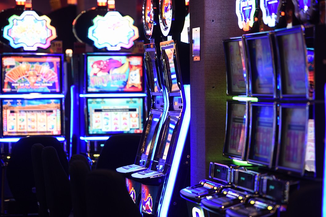It’s the LAST Saturday of operation at Northlands Park Racetrack &amp; Casino – so why not make it a Saturday to remember! With over 550 different slot machines, a $1,000 cash draw at 9PM &amp; beverages in the sports lounge – plan your night at the park! #NLP #casino #1000aday