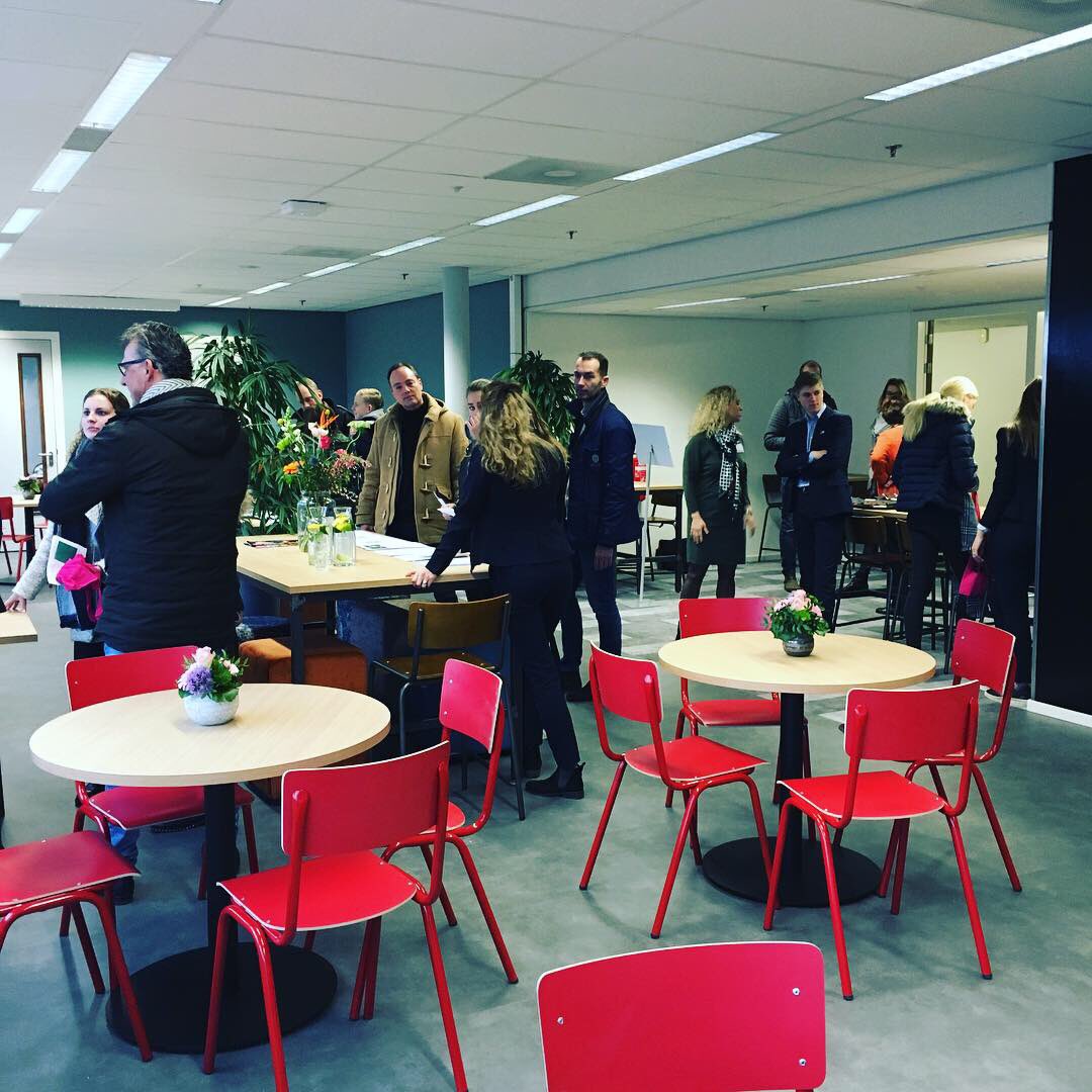Leuke Open Dagen samen met studenten klas 7AFVA, bedankt voor de organisatie! 
Oud student Daan Damink gaf voorlichting over zijn ervaring met de opleiding en zijn werk bij de RAI Amsterdam bij afdeling Facilities.#trots #alumni <a href="/rocvantwente/">ROC van Twente</a>