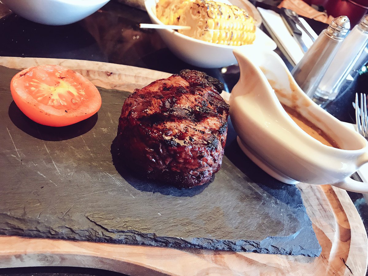 rentonj7's tweet photo. Beaut afternoon with my bestie in London! You know your in London when there is a GHD hair dryer in the hotel room ๐๐ lovely hotel though! #angussteakhouse #stuffed #quickshower #cocktails #londonbaby #aladdin #fun https://t.co/hpRfxELb7V