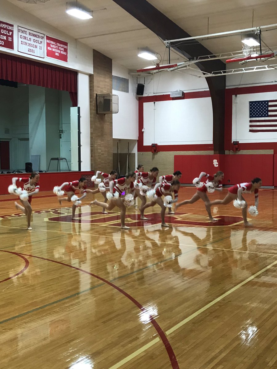 swartzcreekad's tweet photo. SCVP Send Off! Our VAR Poms team rocked out their two routines. Our girls are focused ready to compete! #Nationals #GoCreek @swartz_creek https://t.co/rliFRAfYpf