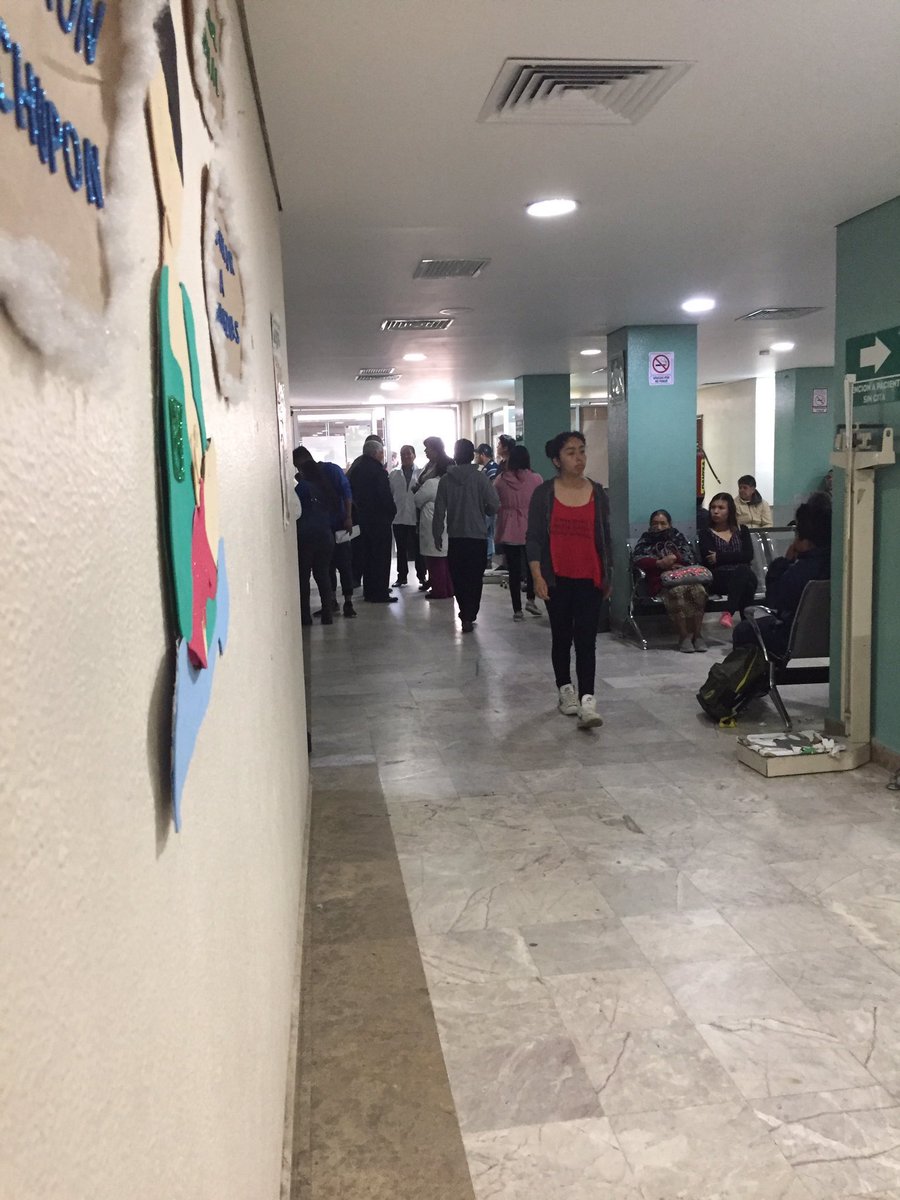 Lengua_Popular's tweet photo. La ambición de Juan Díaz Pimentel no tiene límites. 
Trabajadores del IMSS acusan que el actual Delegado en Oaxaca visita las instalaciones de Salud y con su característico lenguaje comenta que para dirigir esta Delegación se necesitan pantalones. 🤬 https://t.co/RTq96MCi1P