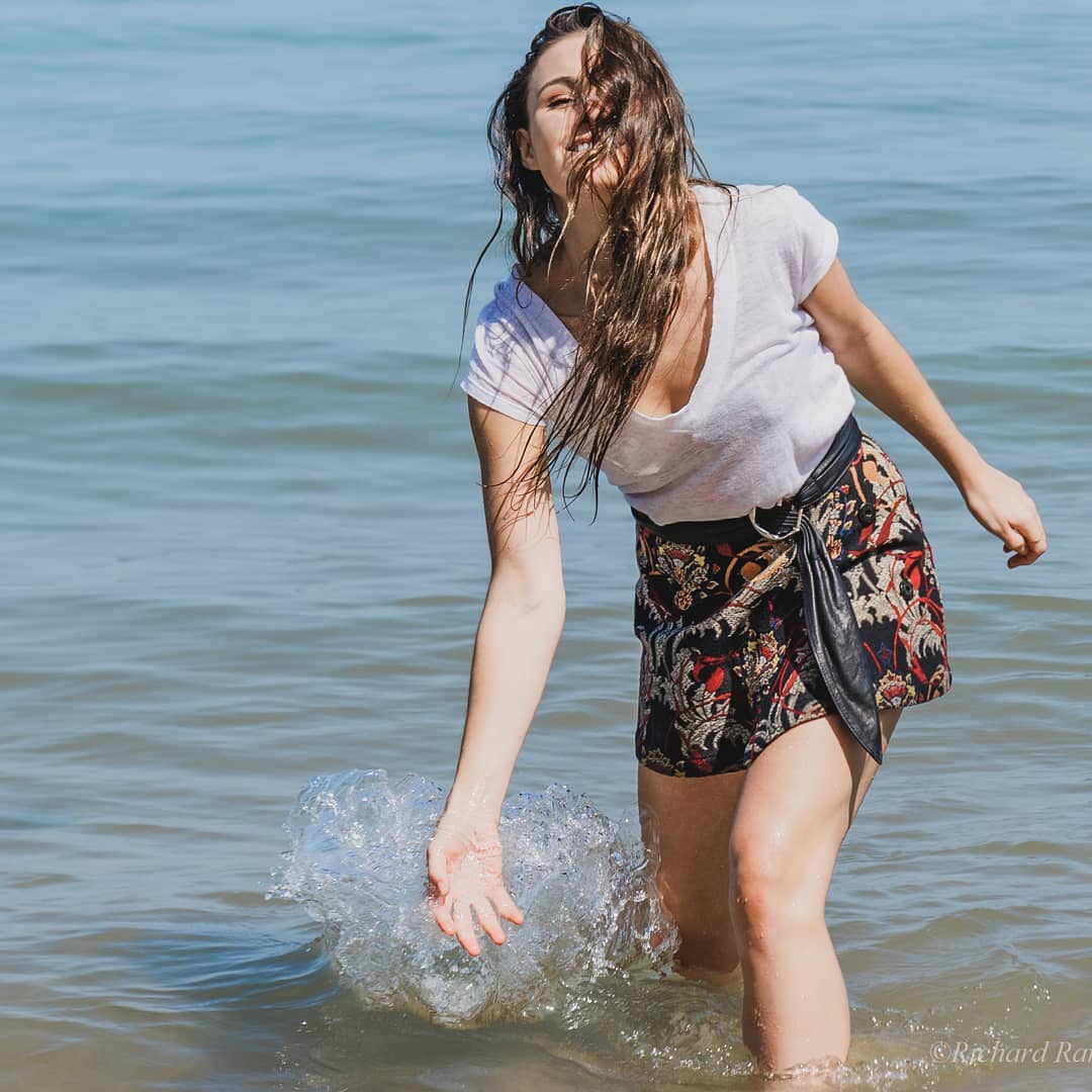 teamsophskelton's tweet photo. `   #INSTAGRAM : Look at our ray of sunshine @SkeltonSophie photographed by @RikRankin! 🥰 #SophieSkelton #Outlander https://t.co/yXTQ2sDkP6