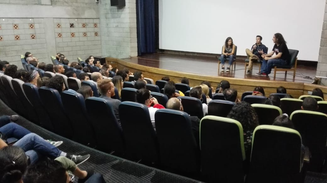 Colombo Americano Medellín tweet media