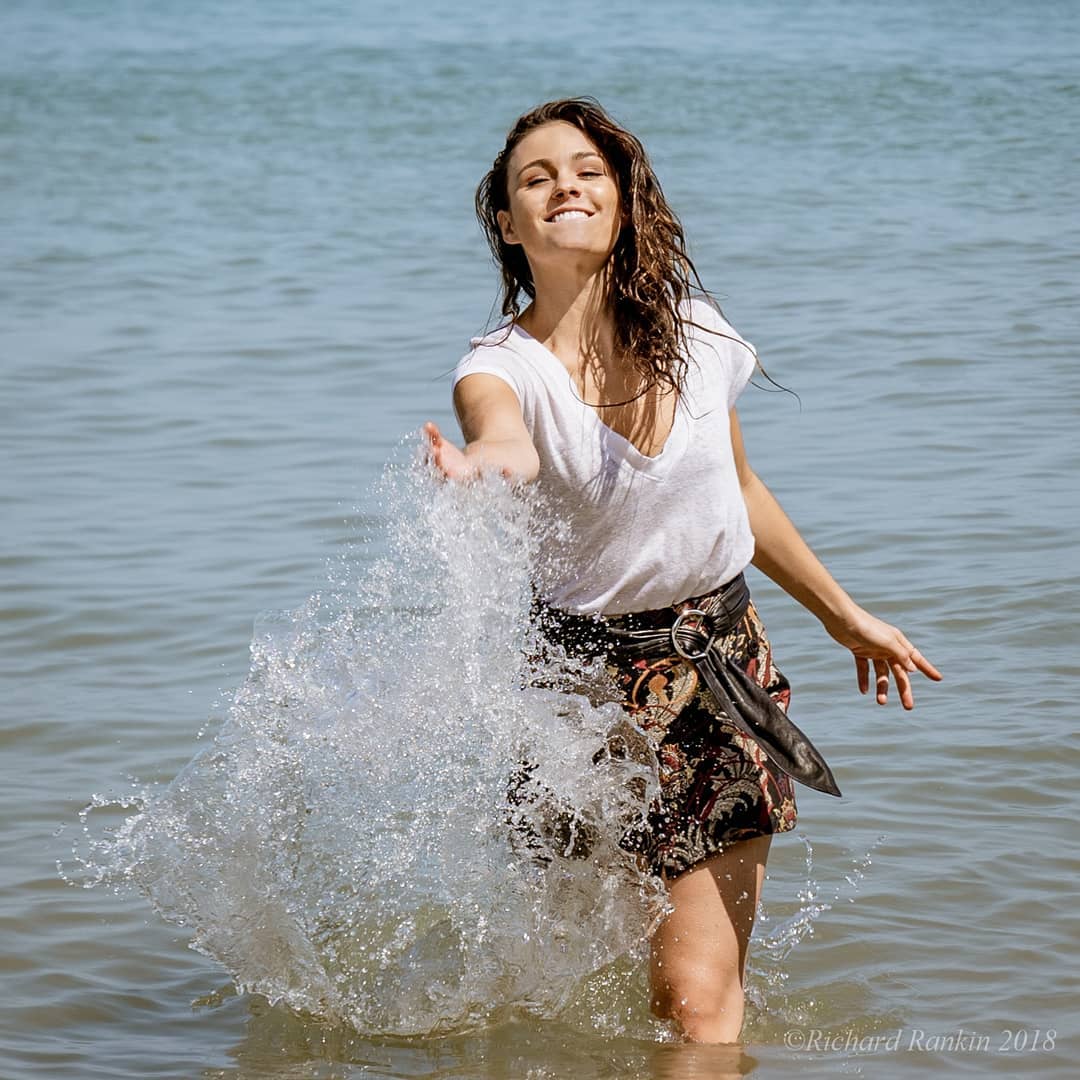 teamsophskelton's tweet photo. `   #INSTAGRAM : Look at our ray of sunshine @SkeltonSophie photographed by @RikRankin! 🥰 #SophieSkelton #Outlander https://t.co/yXTQ2sDkP6