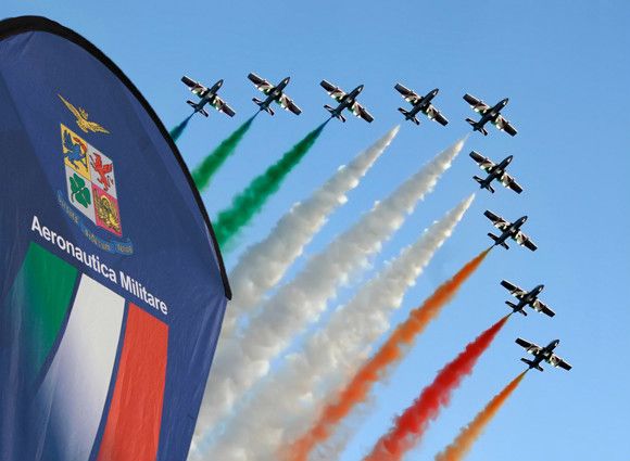EconomyUp's tweet photo. L' #innovazione vola alto con #Airthon. @ItalianAirForce scegli la strada dell' #hackaton e si apre all' #openinnovation. 48 ore per la sfida che ha coinvolto 15 #startup per dare vita a soluzioni di realtà immersiva o basate sulla #blockchain ✈️ 💡 https://t.co/vKpzJhfSP3 https://t.co/uPGTyBb0q1